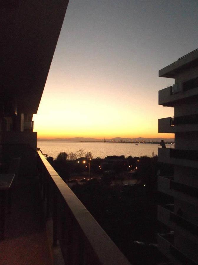 Promenade Apartment With Sea View Thessalonique Extérieur photo